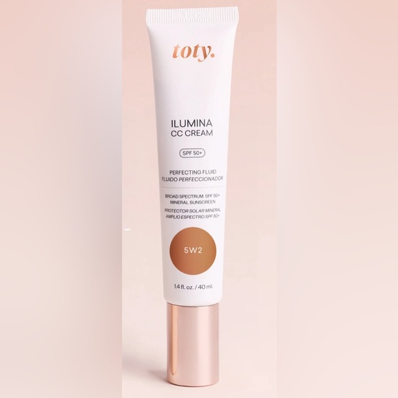 TOTY Ilumina CC Cream SPF 50 5W2 - Picture 2 of 5